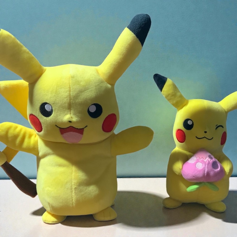 Bundle Pokémon Pikachu with Berry and Pikachu Charging Up Interactive Toy Plush
